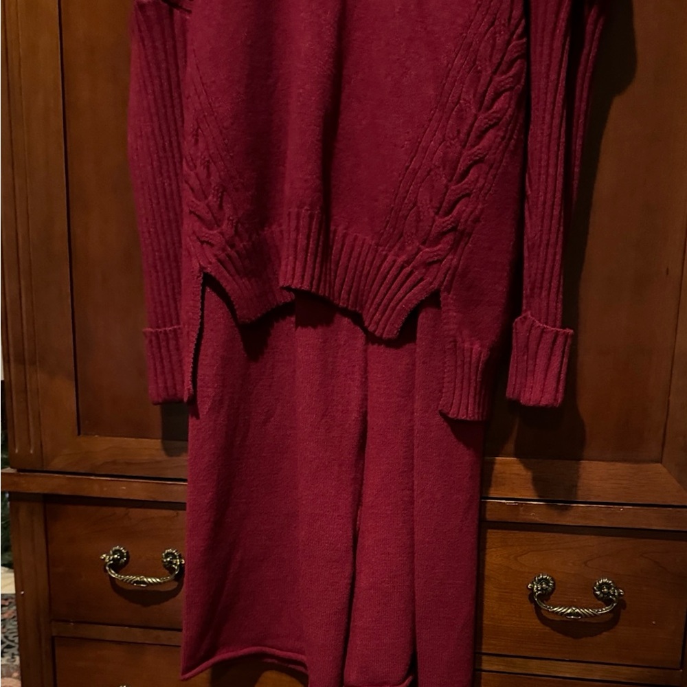 Chic Burgundy Women's Sweater Turtleneck Top and Pants - Picture 4 of 5